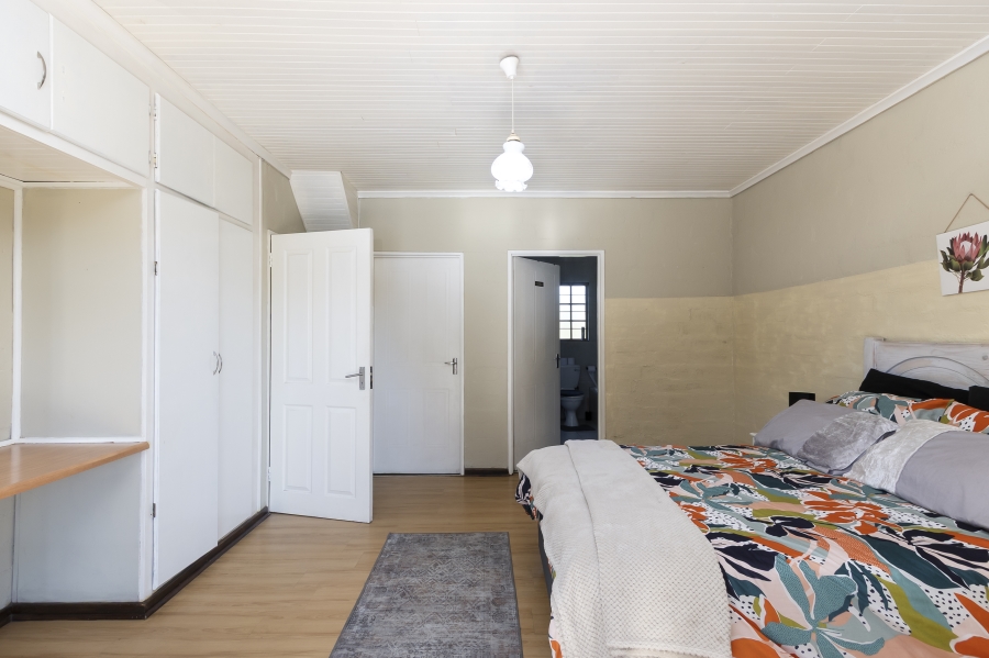4 Bedroom Property for Sale in Sir Lowrys Pass Village Western Cape